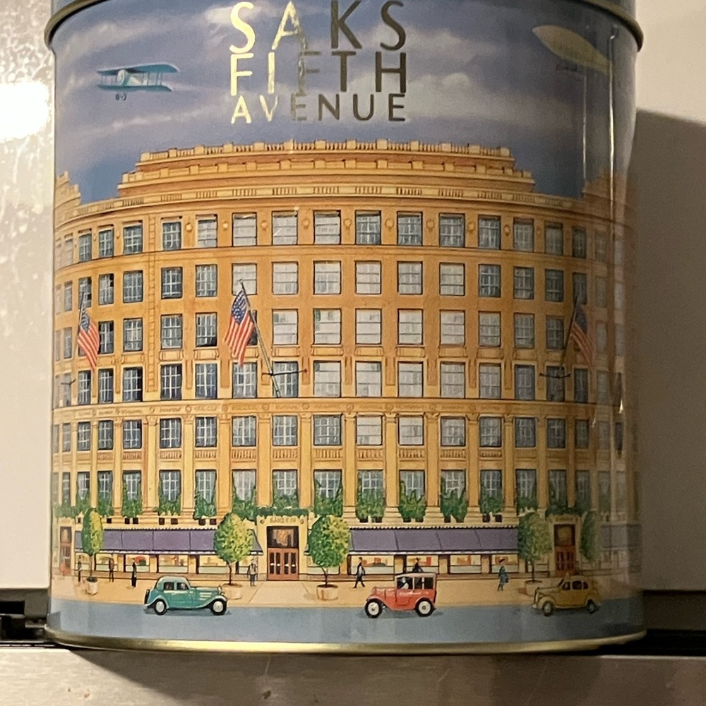 Saks Fifth Avenue Illustrated Empty Tin  Can 8 x 6❤️‍🔥💔